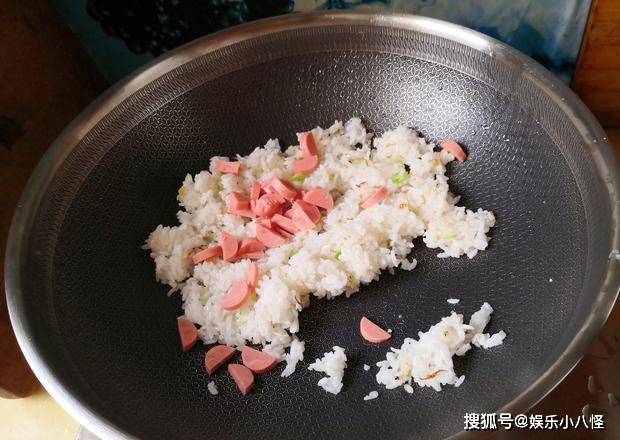 暖胃|深秋早餐要吃暖,一盘炒饭征服你,多加一点它,驱寒暖胃味道不错