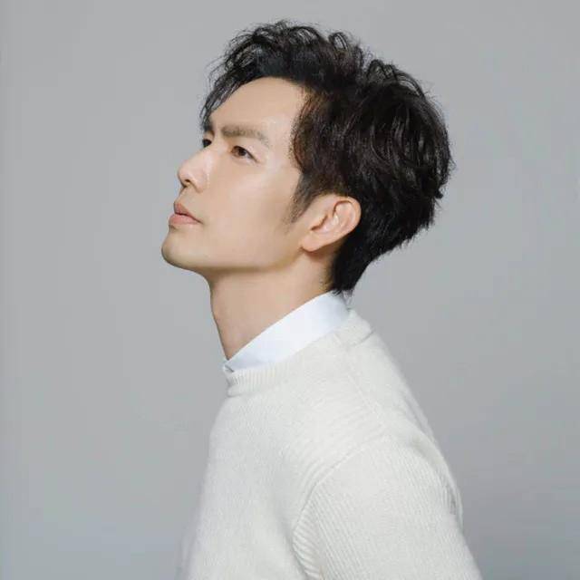 韩韩|47岁钟汉良穿衣年轻，忘记自己曾演过流星花园，年龄大容易忘事！