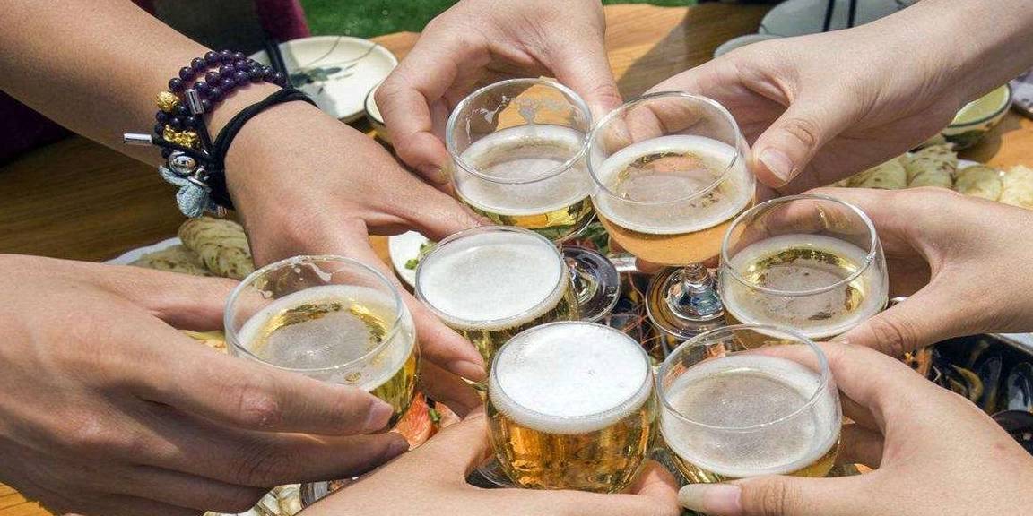 肝脏|三天两头喝酒，对肝伤害大！若有4个阶段，也许是肝挺不住了