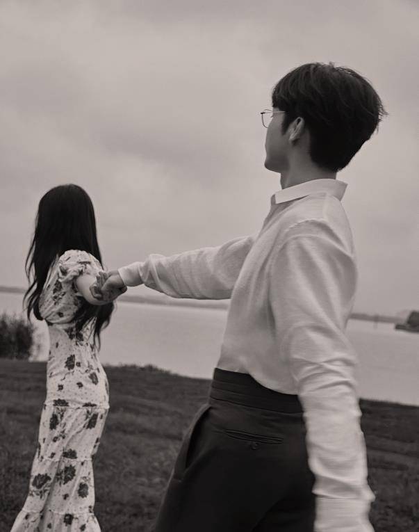 张彬彬|《两个人的小森林》官宣：虞书欣、张彬彬不穿情侣装，也很般配