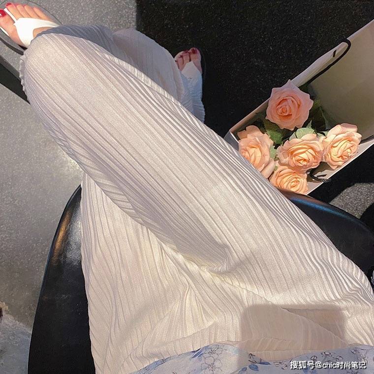 因为|夏季又可以遮肉，防晒又能穿出气质，非奶奶裤莫属