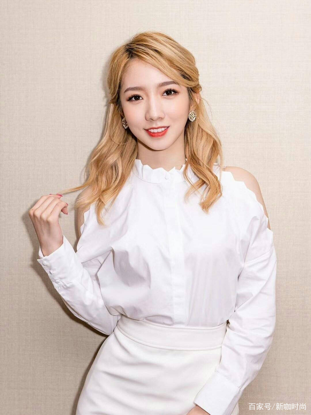 女孩子|想变酷又不显另类！学21岁孟美岐这样穿，遮肉显瘦又显高