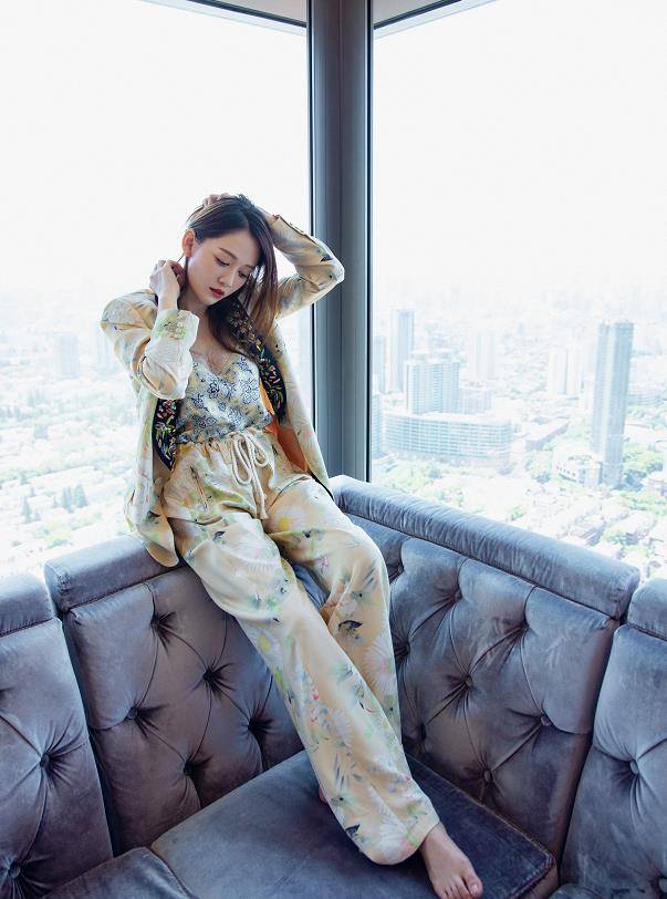 陈乔恩|“牛油妆”虽然火但没几个人能驾驭,陈乔恩的脸蛋,看着就有点腻