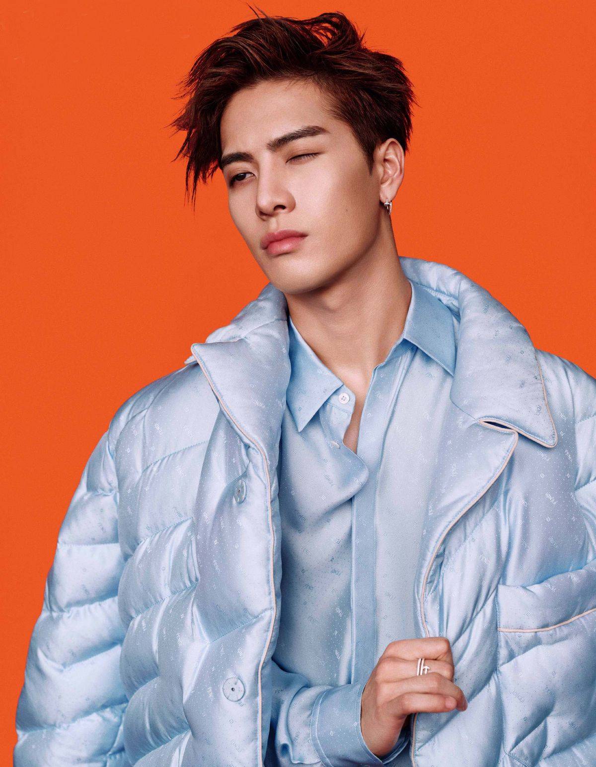 实力|王嘉尔的造型帅气又显男人味,身材实力抢镜,这不愧是运动员出身