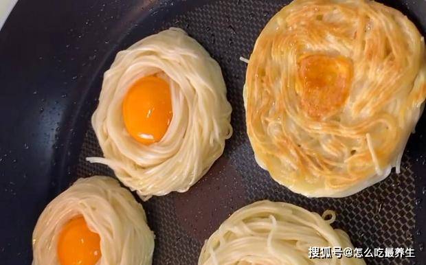 酱汁|营养早餐这样做，挂面加鸡蛋，5分钟端上桌，孩子一周吃3次都不够