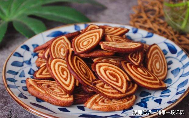 面团|馋哭隔壁小孩的零食，卷一卷，嘎嘣脆，做一次吃一周，不用花钱买