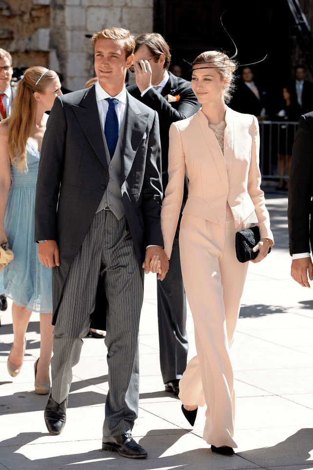 身材|摩纳哥王室专出美女！贵族王妃高调亮相，比鸽子蛋大的戒指贼奢侈