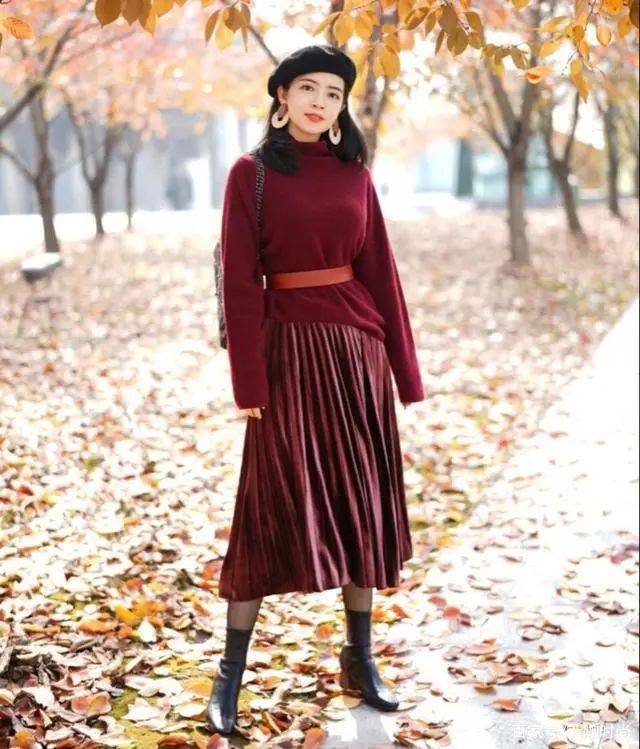 衍生|都年初五了还穿大红色？尝试这几种“衍生色”，避免单调更显高级