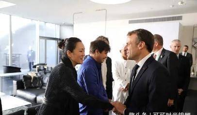 马克龙|马克龙太好客！同框巩俐拉手紧握聊不停，巩皇气场全开给国人长脸