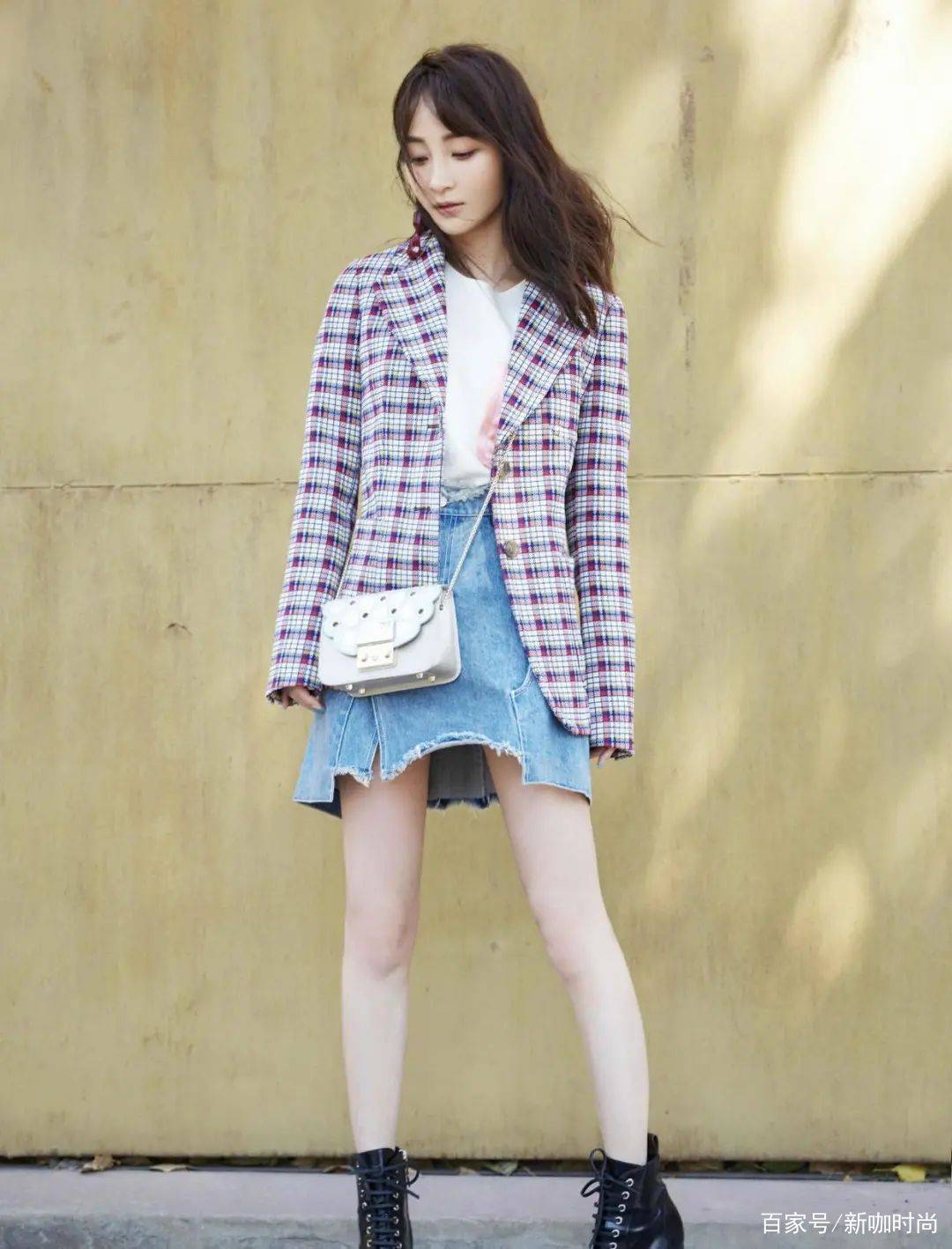 样式|40岁左右的女人，学学姚笛的慵懒风穿搭，你也能有“一米八”长腿