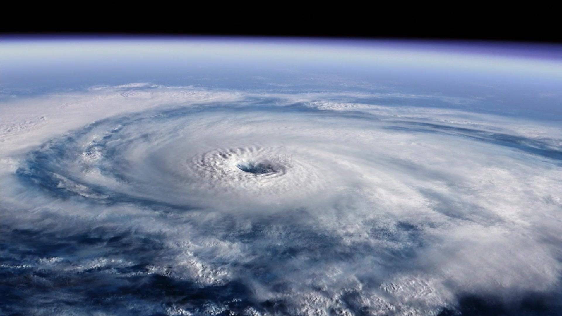 原创烟花二次登陆最远到山东台风眼里出现过太阳是菩萨显灵了吗