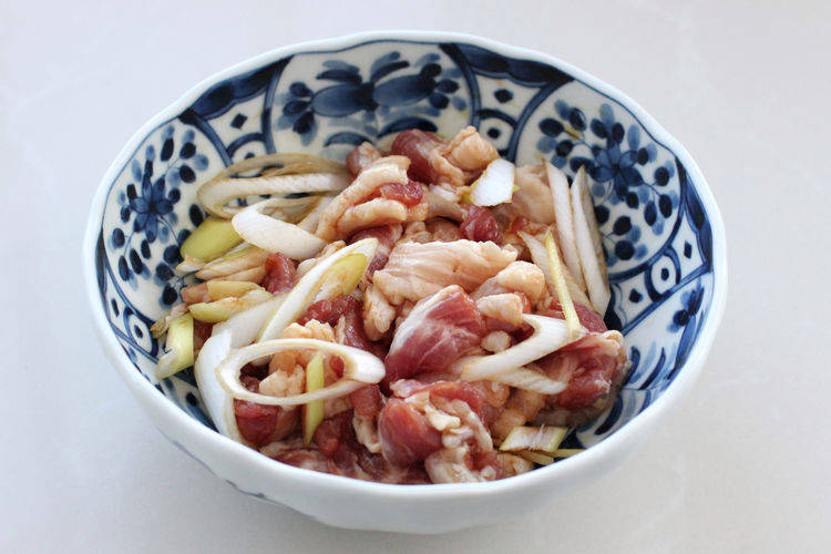 怎么把肉炒得焦焦的 1eaa30862b4c4031a60241fe135334d5.jpeg