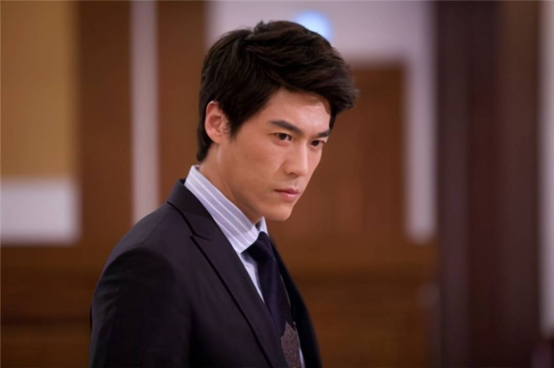 原创他曾是圈中当红男星,如今却成快递员,住在五平方米公寓令人唏嘘