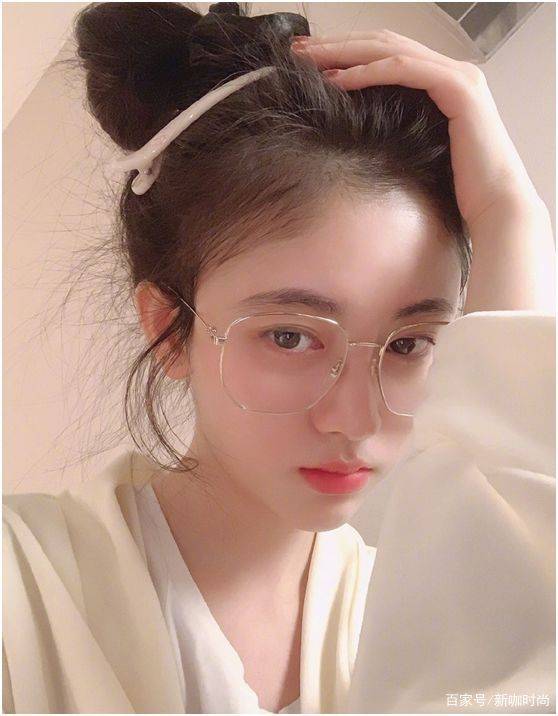 仙女|号称4000年美女！她的18张近距离自拍，或许有答案