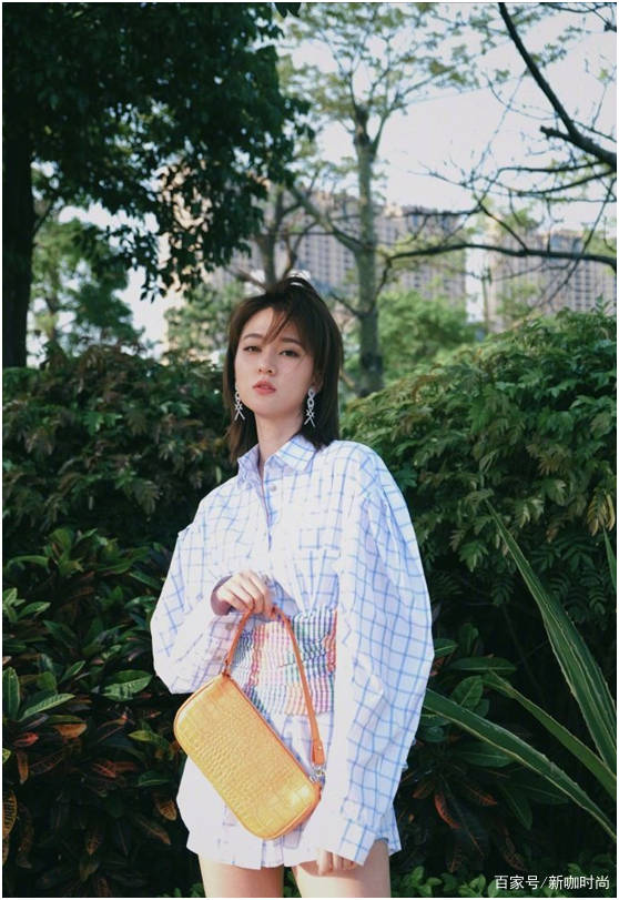 休闲风|乔欣越长越显嫩？18张风格各异美照，肤白貌美似少女