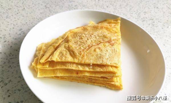 方法|早餐在家做香甜软糯的鸡蛋饼,这个方法简单不费时间,好吃又营养