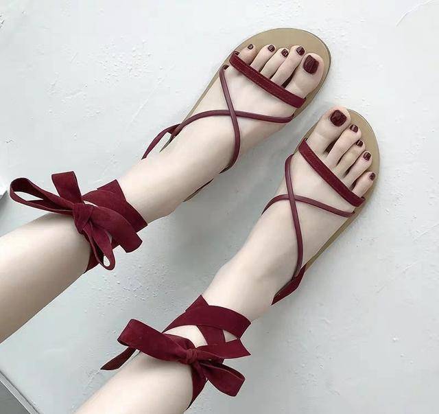 都能|穿上这身搭配后都能尽显时尚优雅气息