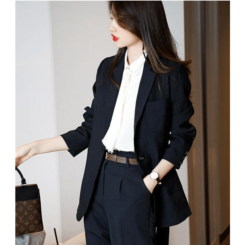 设计|怎么穿出好看的通勤风？一件“西服外套”就搞定，干练大方更时尚