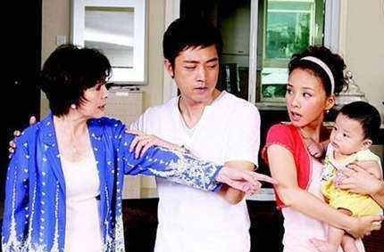 小月|婆婆住院儿媳却带娃旅行，家人无一句谴责，只因婆婆曾做了这件事