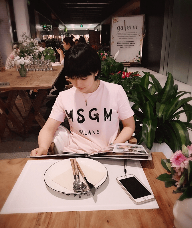 颜色|陈梦翻盘挺进四强，虽然是黄晓明的表妹，但私下看着还是个小女孩