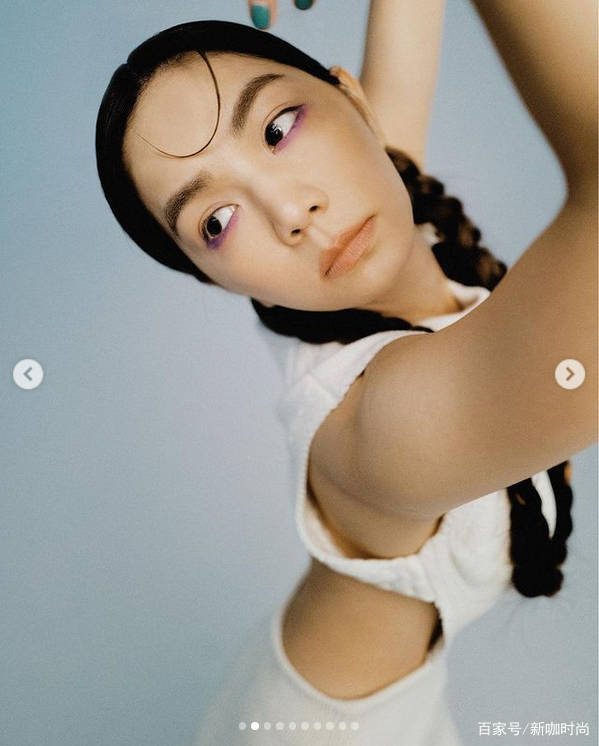大衣|39岁Ella变时尚了，拍时尚大片妩媚女人味十足，眼妆却让人看不懂