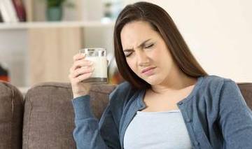 消化道|8种人不适宜喝牛奶，喝错牛奶等于喝毒药，需了解清楚