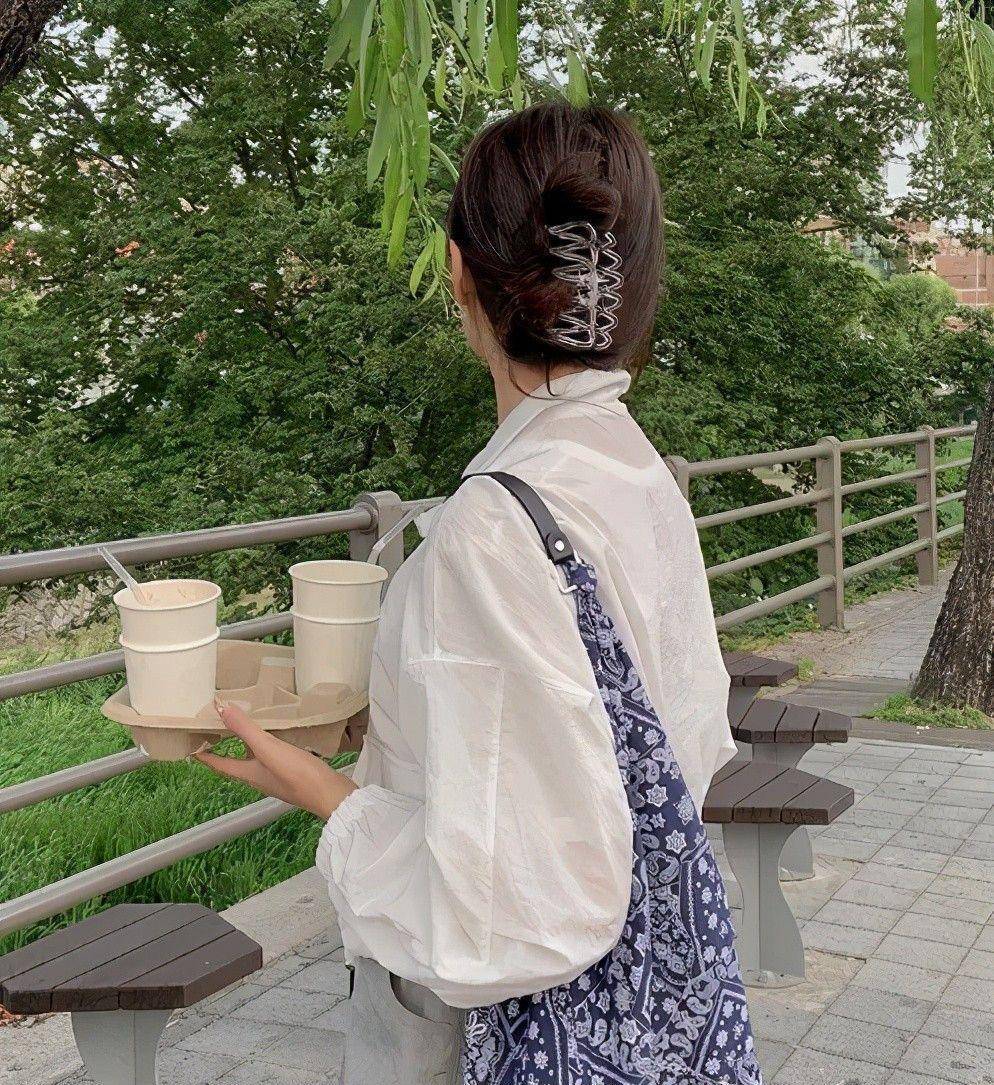 发型|女人别总扎“低马尾”，今年流行这3种发型，杨幂、迪丽热巴早安排了！