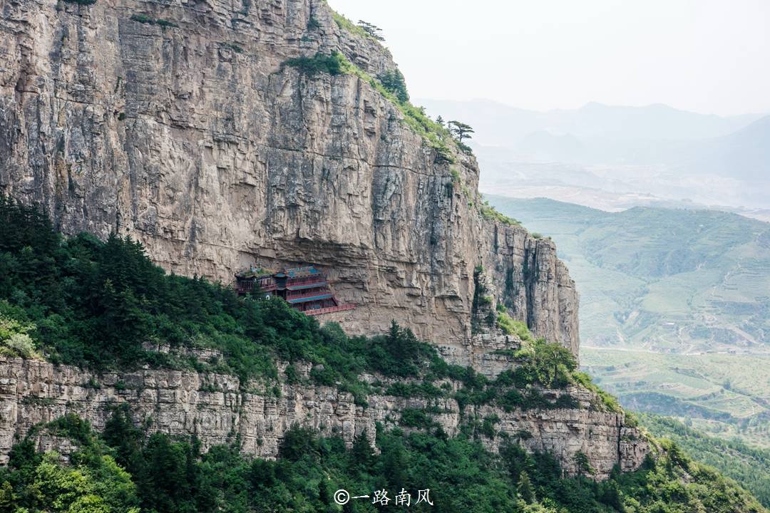 山西恒山，五岳中唯一的4A景区，名气虽然不是很大，却是避暑胜地