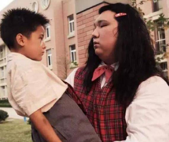 周星驰|《长江七号》的“班花”，只肯为周星驰拍电影，真实身份高不可攀