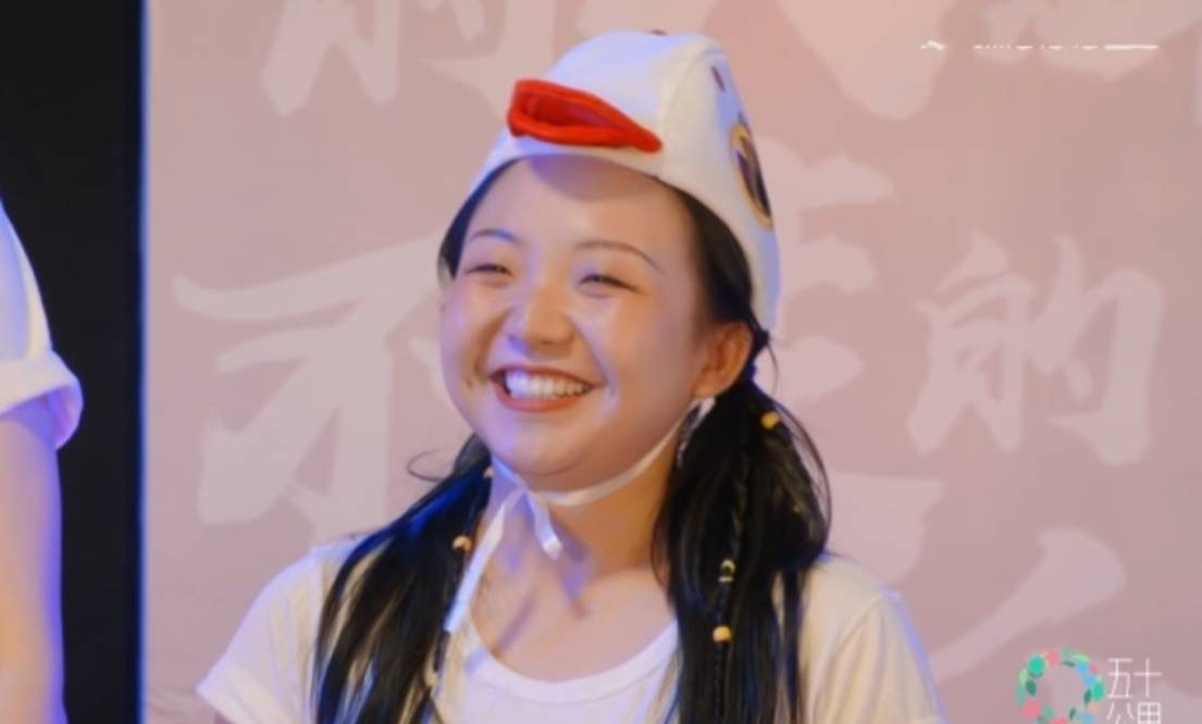汪苏泷|穿芭蕾裙都搭丝袜裤,唯独辣目洋子搞特殊,不慎秀出直男最爱腿型