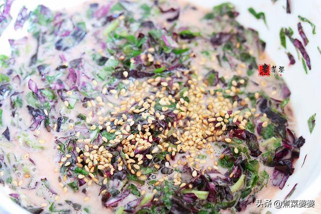 小勺|早餐别再出去买,教你最简单的蔬菜饼做法,手不碰面,5分钟做好