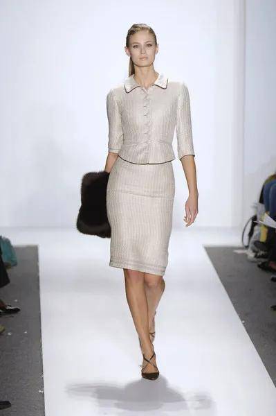 Obama|爱玩芭比娃娃的华裔设计师，入行三年就征服了奥巴马夫人