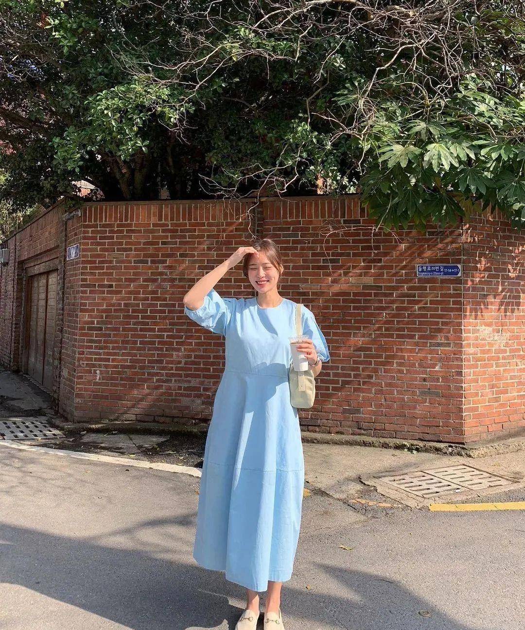 视觉|别再穿一身黑了！今夏爆火的“初恋色”简直美哭！