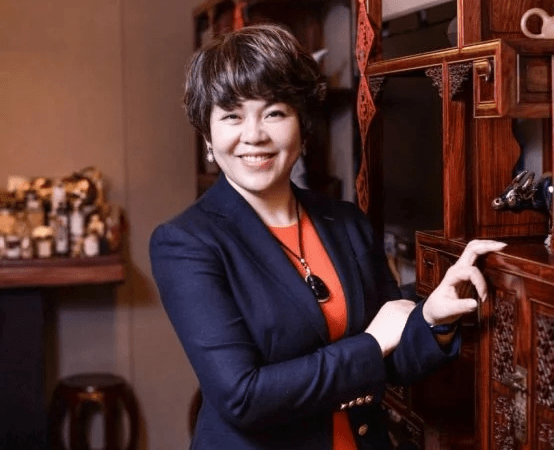 净利润|零食界大佬来伊份不敌同类可比公司，“沾酒”也未能破局