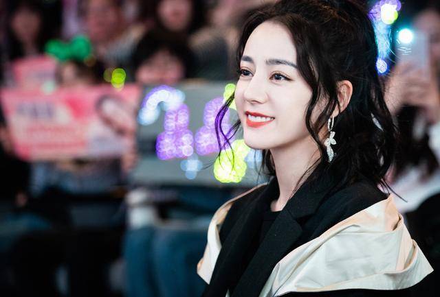 因为|十年后,于途为什么会喜欢上乔晶晶?看这几个细节就知道了