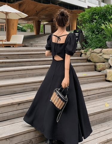 傲人|海清：穿衣也太开放？穿黑色前“空隙”紧身裙，傲人气质抢足镜头