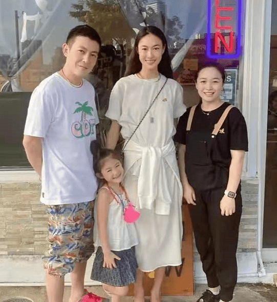 休闲风|陈冠希近照帅回小鲜肉！女儿继承妈妈超模基因，才4岁就背香奈儿