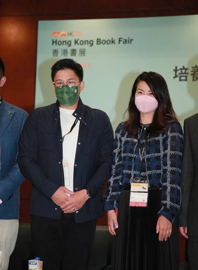 郭晶晶|郭晶晶的阔太气质美了，造型轻熟沉稳，和霍启刚一起有人妻范