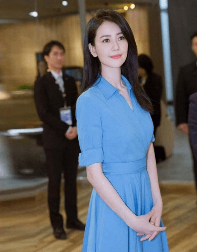 裙子|高圆圆的开夏穿搭也太美了,学她这样穿“裙子”,气质优雅又减龄
