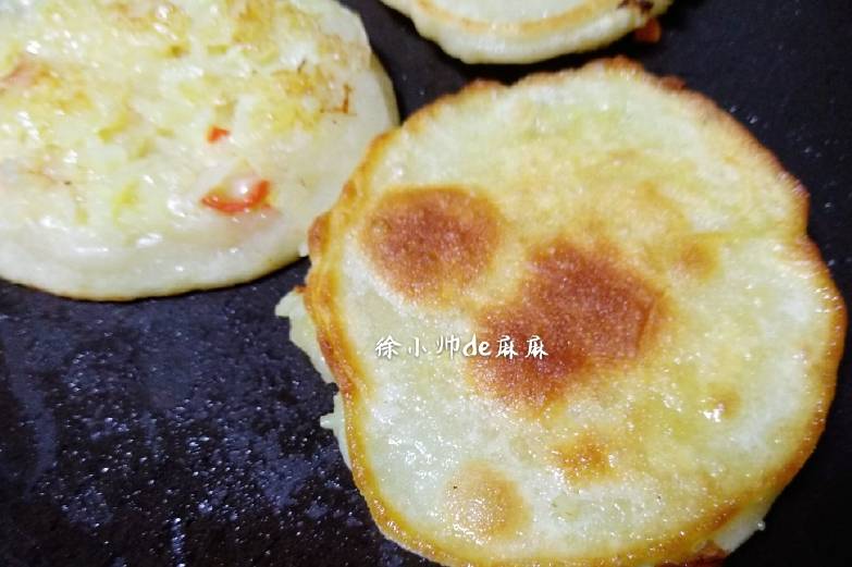 蔬菜|土豆换个新做法，比放在饼里面更好吃，一次要吃10个才过瘾！