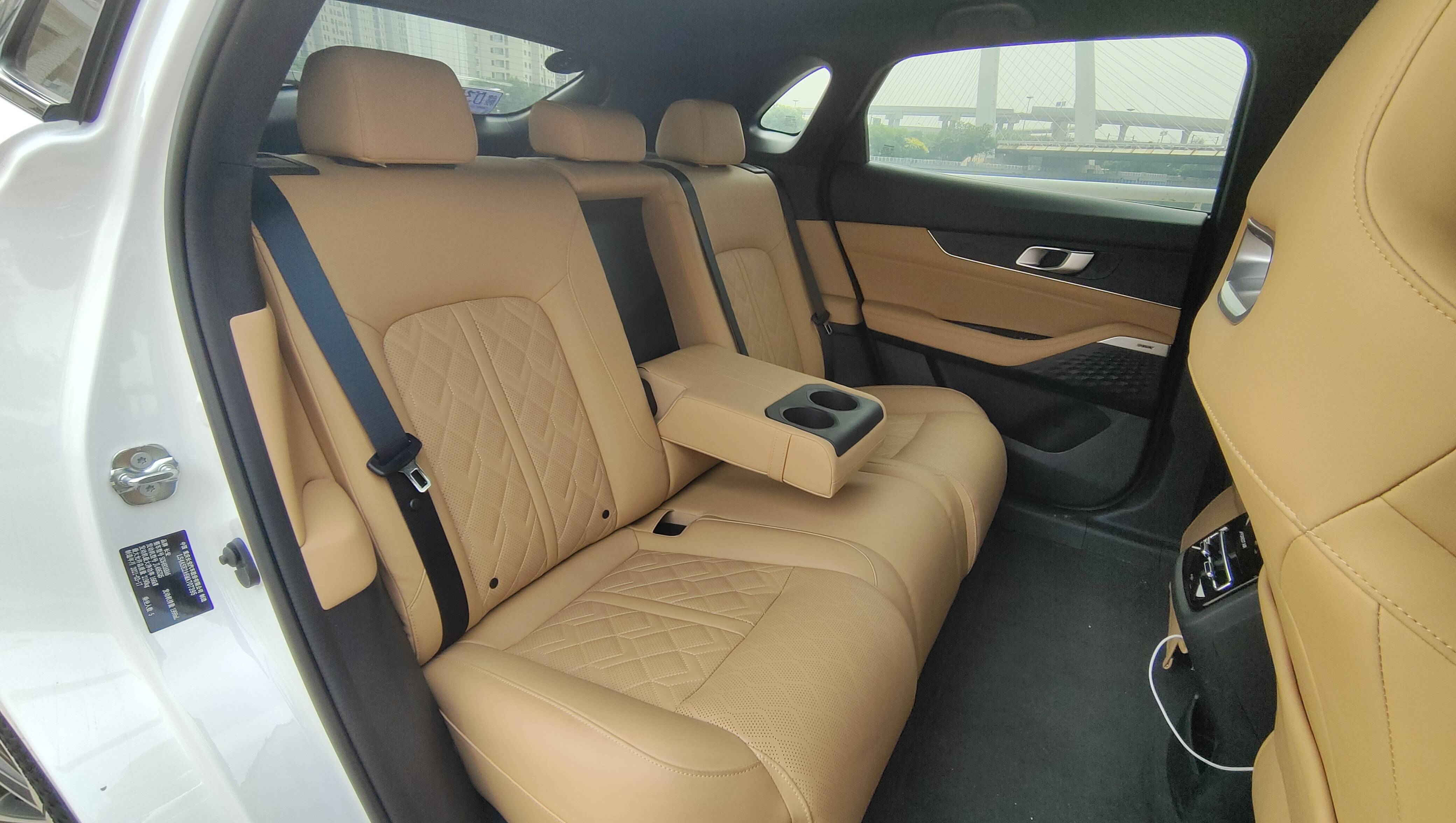 不到20万大五座中型suv,长安uni-k能跟冠道拼一拼吗?