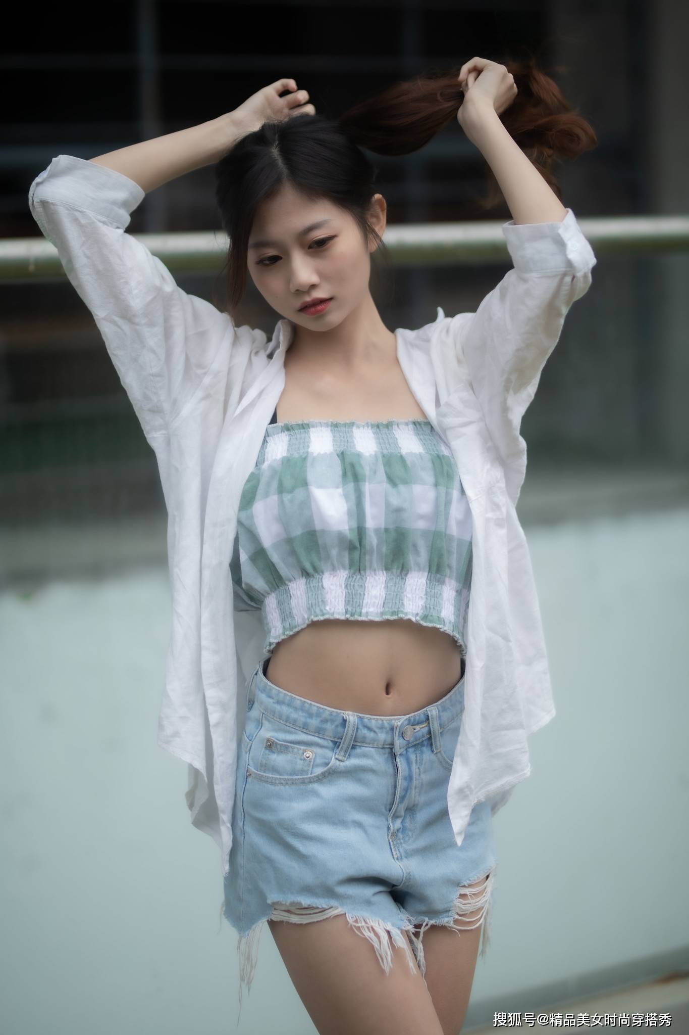 烤熟|夏日里最为清凉的穿搭单品，简约的款式却非常的个性时尚