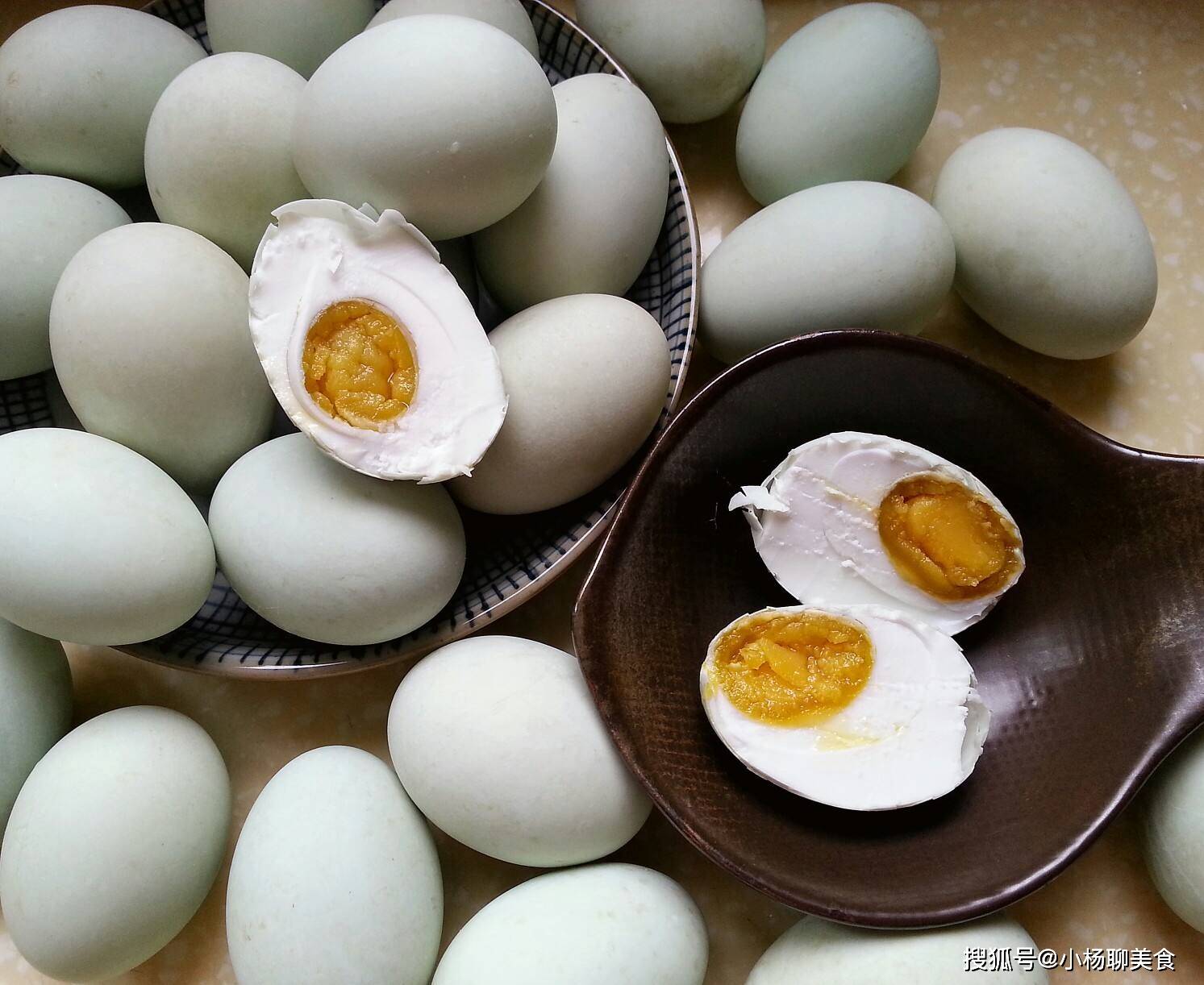 原创常吃咸鸭蛋三大好处但别食入过量引发癌症高血压等疾病