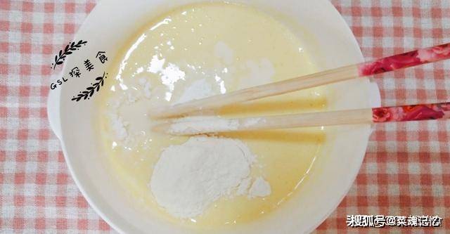 补充|酸奶里面加两个鸡蛋,上锅蒸一蒸,酸甜可口,孩子一口一口吃不停