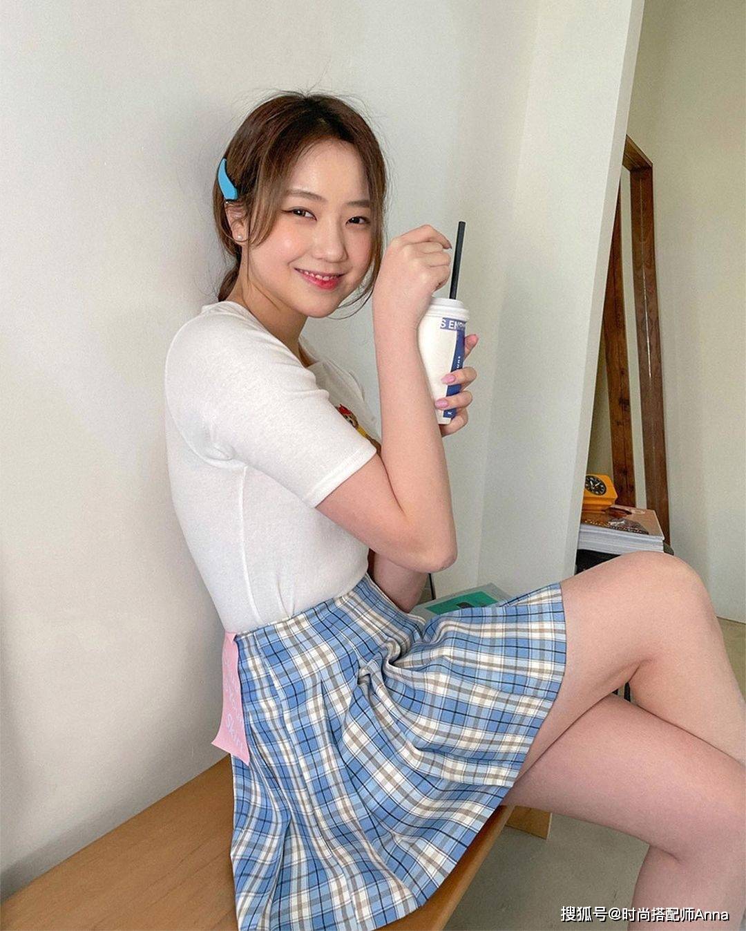 新意|基础款T恤没新意？那是因为你不会穿，选对下装就能美到冒泡