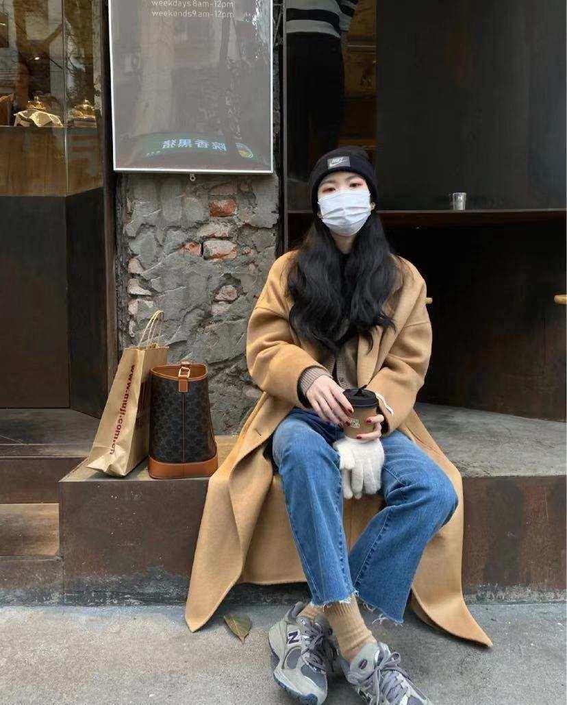 蓝色|这几款高级又有质感的颜色,get后让你的冬季穿搭瞬间气质美艳!