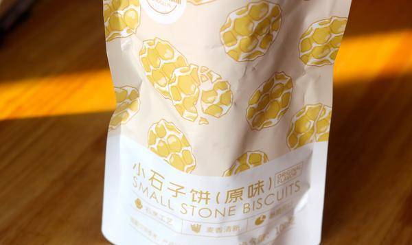 小谈|买饼干时,别总惦记着“奥利奥”,此款网红饼干,好吃解馋还平价