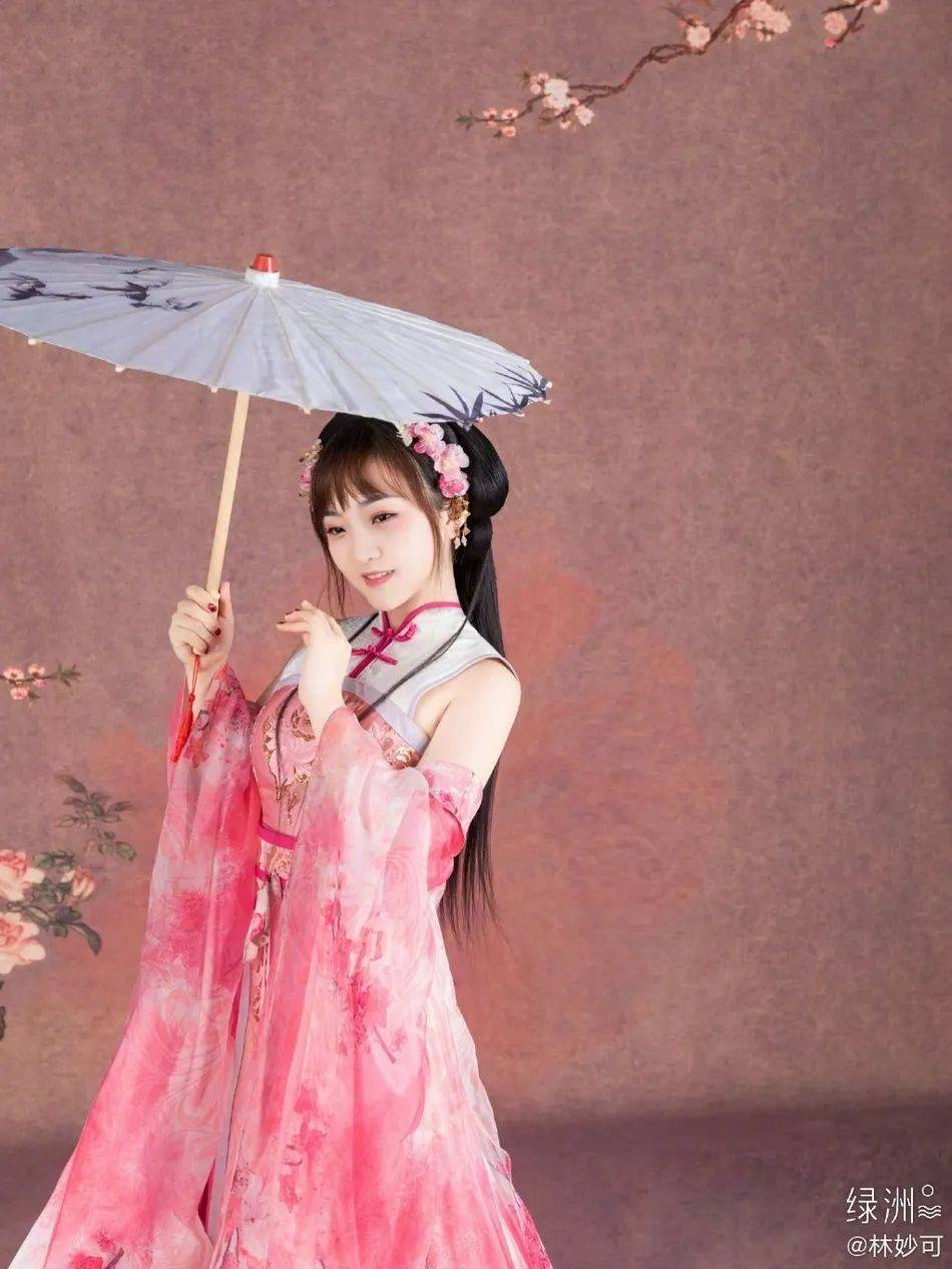 漂亮|林妙可晒古风汉服美艳写真！清丽脱俗魅力不可小觑