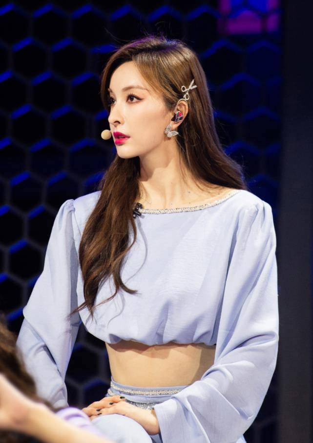 设计|这是吴昕的腰？我减肥到90斤才挤得进的裤子，她得加两根绳固定