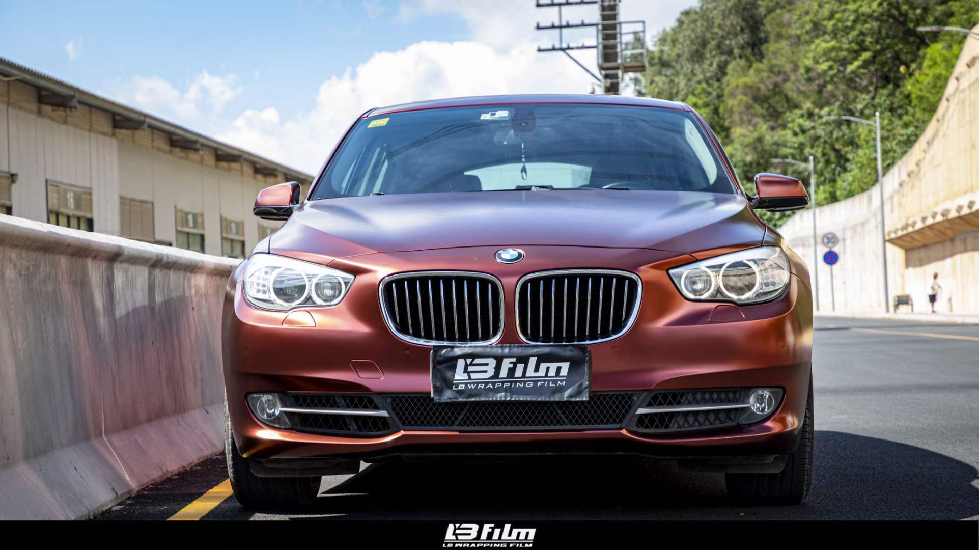 宝马gt汽车贴膜lb改色膜电光金属赤焰红